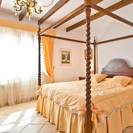 4 Bedroom Cozy In