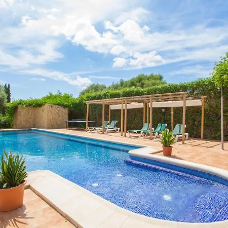 4 Bedroom Cozy In Holiday home