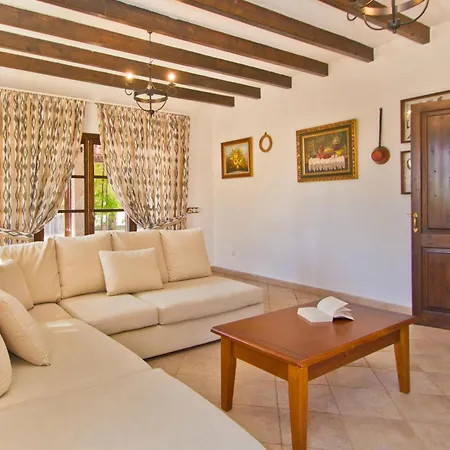 Дом отдыха 4 Bedroom Cozy In